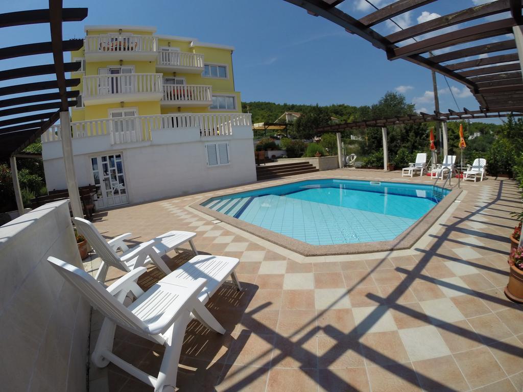 Apartments Romana Slatine Phòng bức ảnh