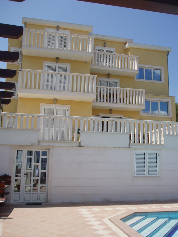 Apartments Romana Slatine Ngoại thất bức ảnh