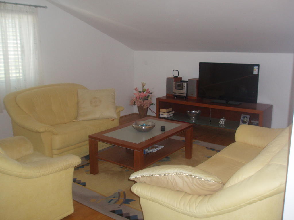 Apartments Romana Slatine Ngoại thất bức ảnh