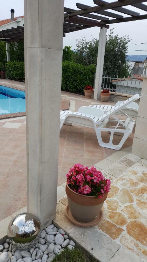 Apartments Romana Slatine Ngoại thất bức ảnh