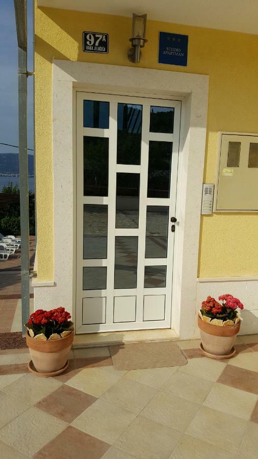 Apartments Romana Slatine Ngoại thất bức ảnh