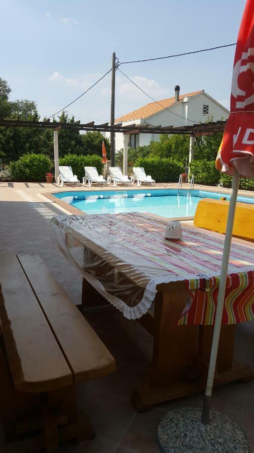 Apartments Romana Slatine Ngoại thất bức ảnh