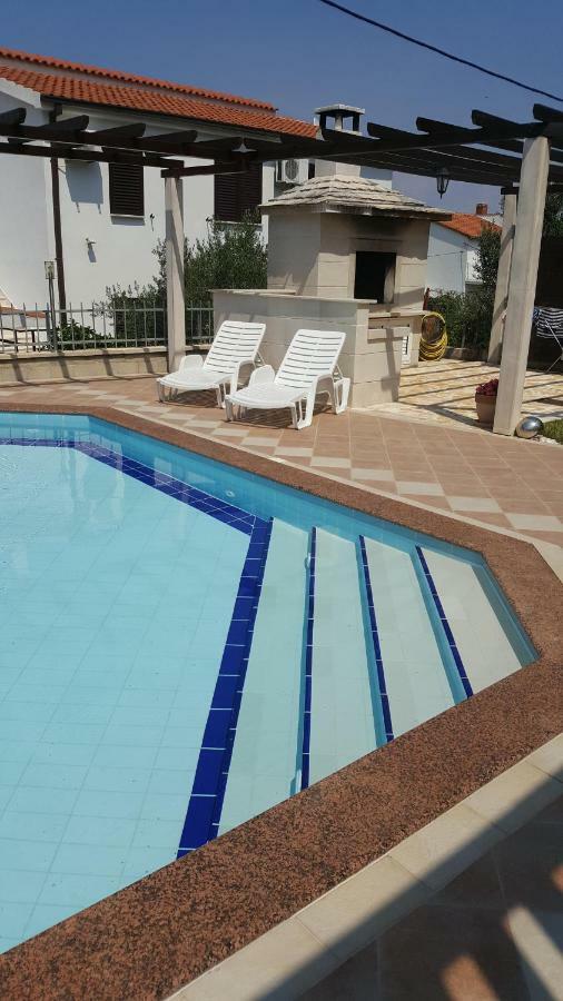 Apartments Romana Slatine Ngoại thất bức ảnh